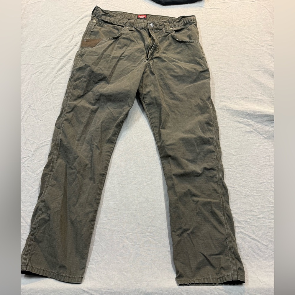 Wrangler Men's Olive Chinos
